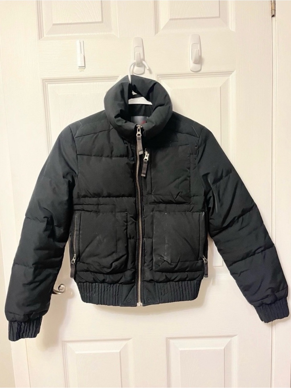 Aritzia TNA Aspen Down Bomber Puffer Jacket Black XXS